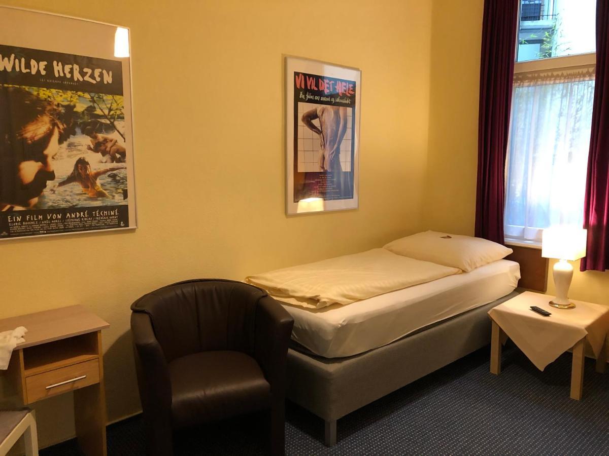 Alpha Hotel Garni Hamburg Ngoại thất bức ảnh